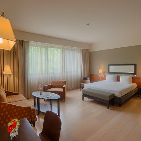 Hotel Nh Linate Peschiera Borromeo Exterior foto