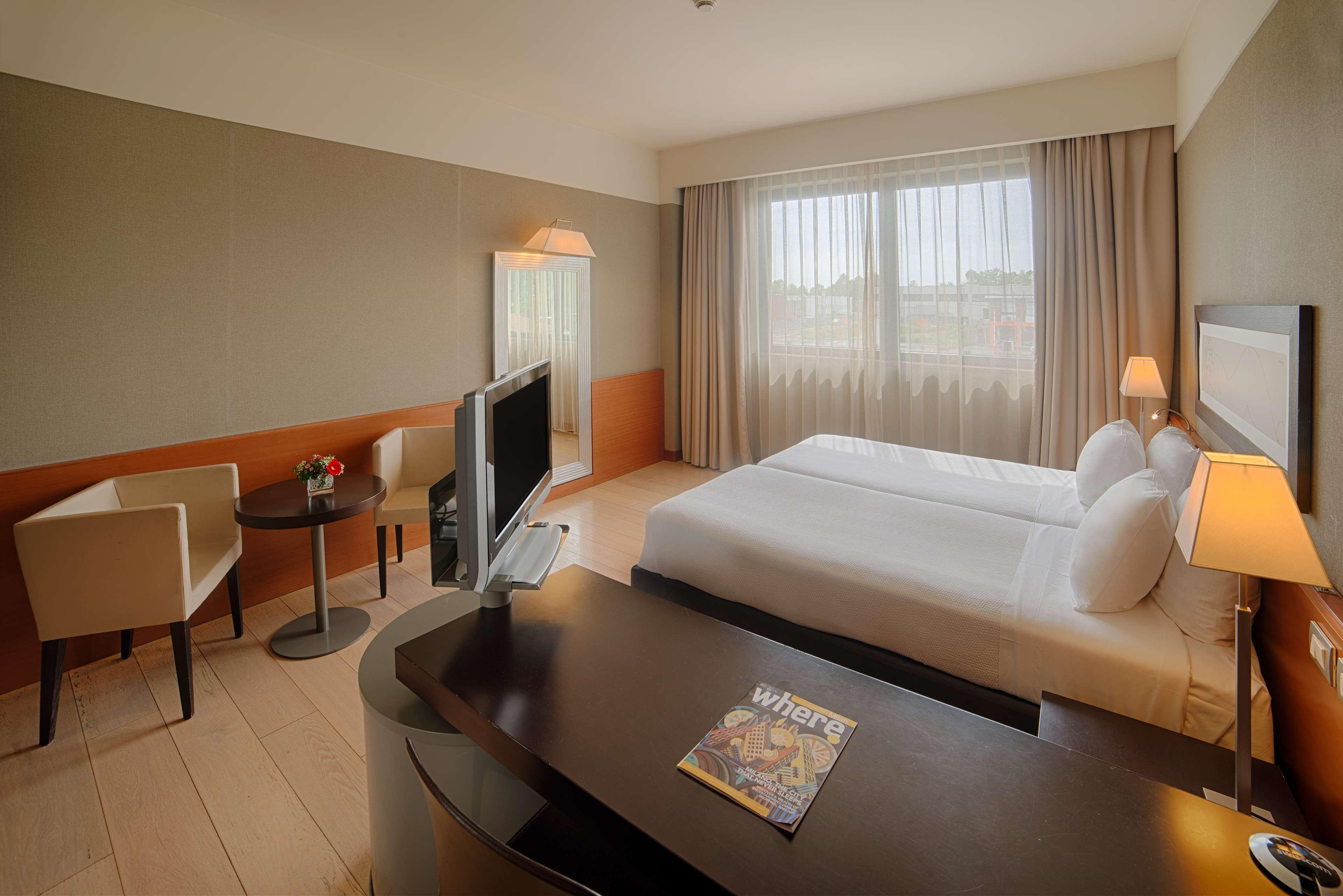 Hotel Nh Linate Peschiera Borromeo Exterior foto