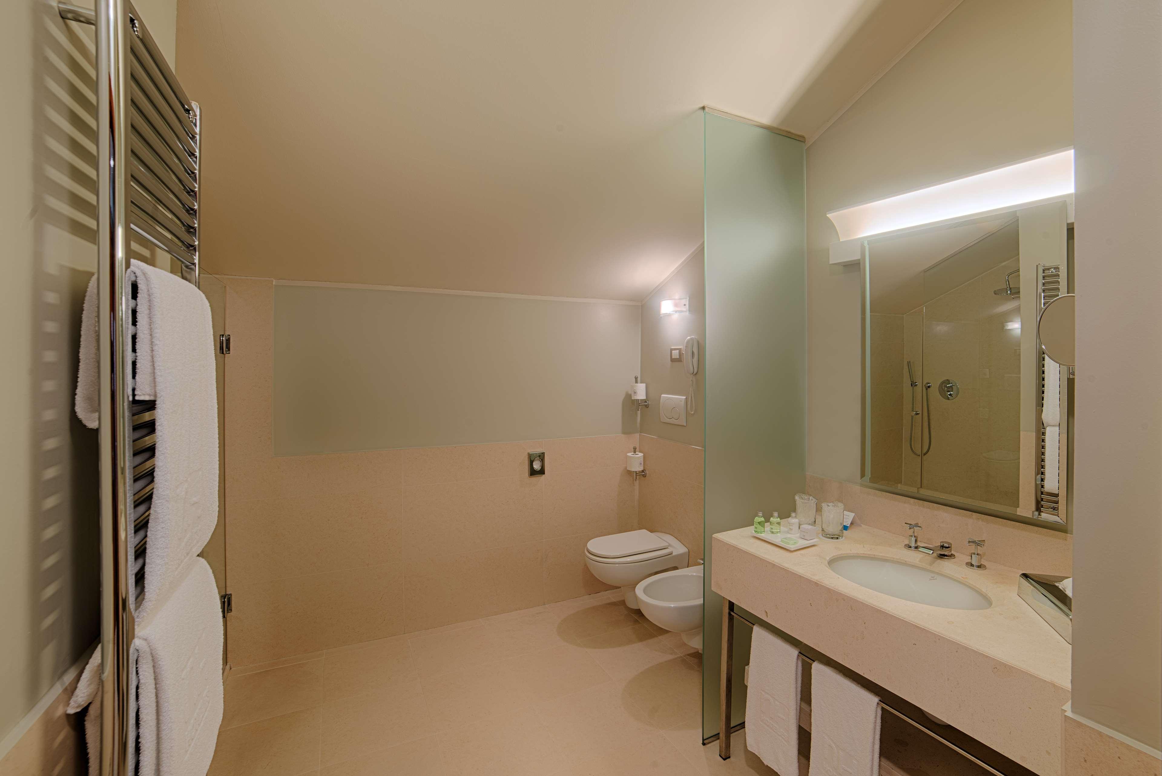 Hotel Nh Linate Peschiera Borromeo Exterior foto