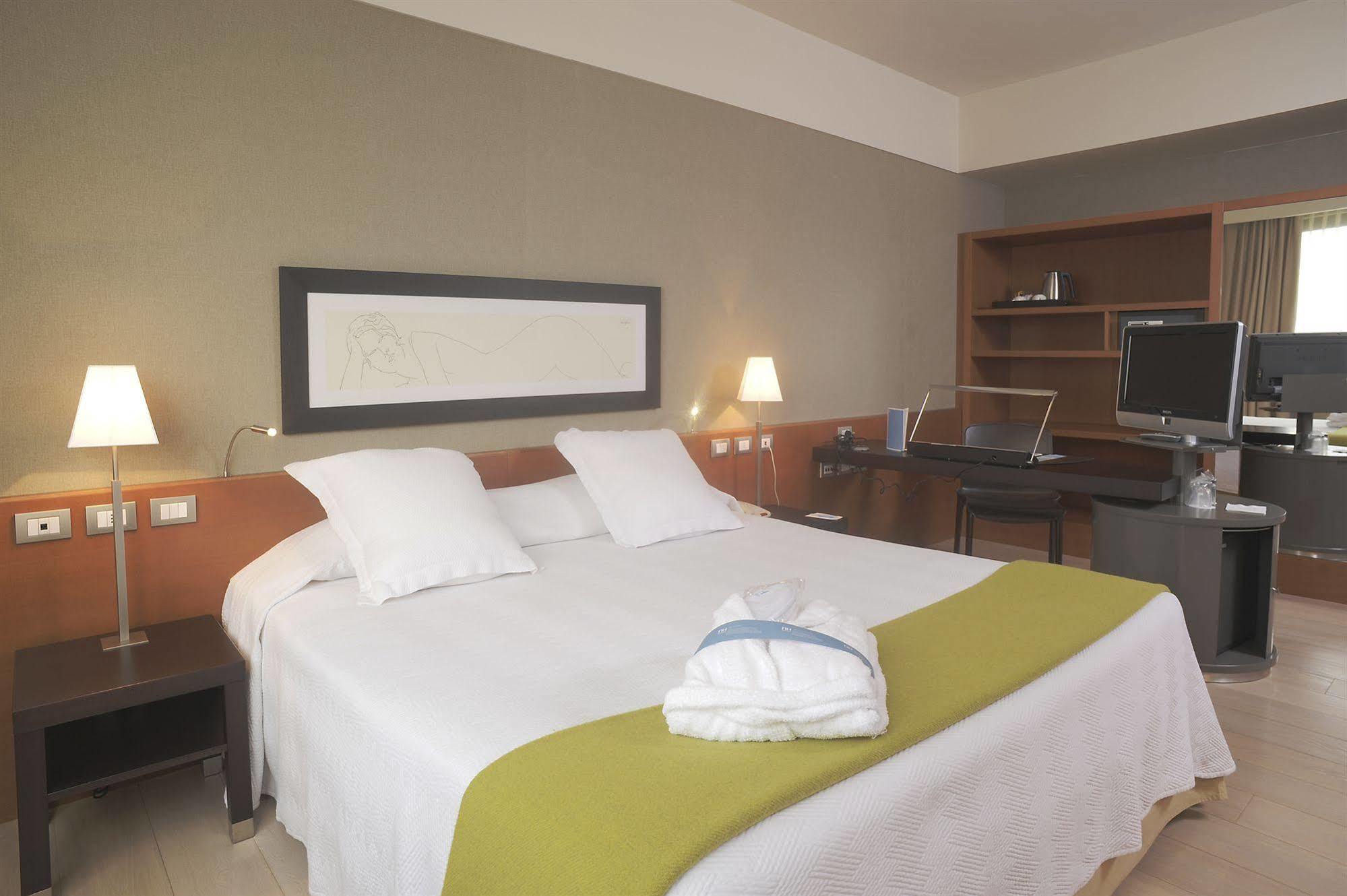 Hotel Nh Linate Peschiera Borromeo Exterior foto